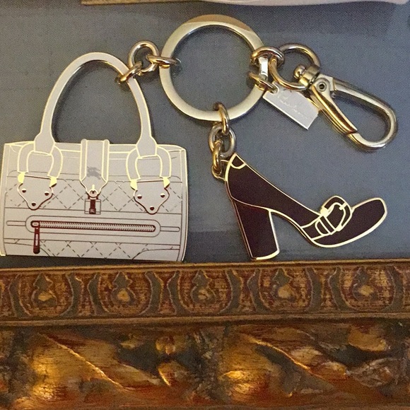 Burberry keychain - Picture 1 of 5